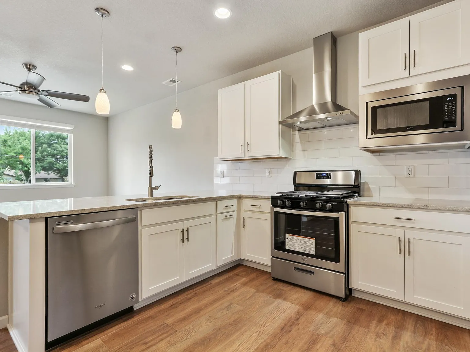 665 Stonebridge Dr — Photo 1