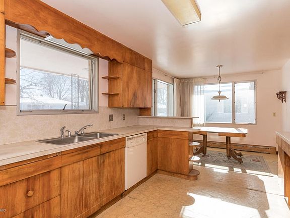 2nd image of 256 Itzen Ct