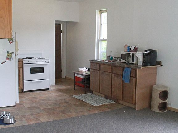 2nd image of 715 Stuart St