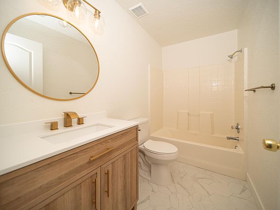 4th image of 2820 N Willis Street