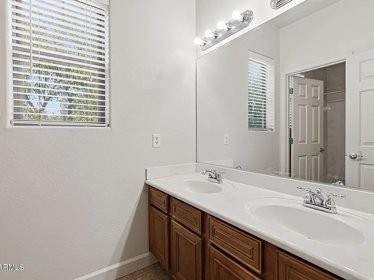 15372 W Dahlia Dr — Photo 26