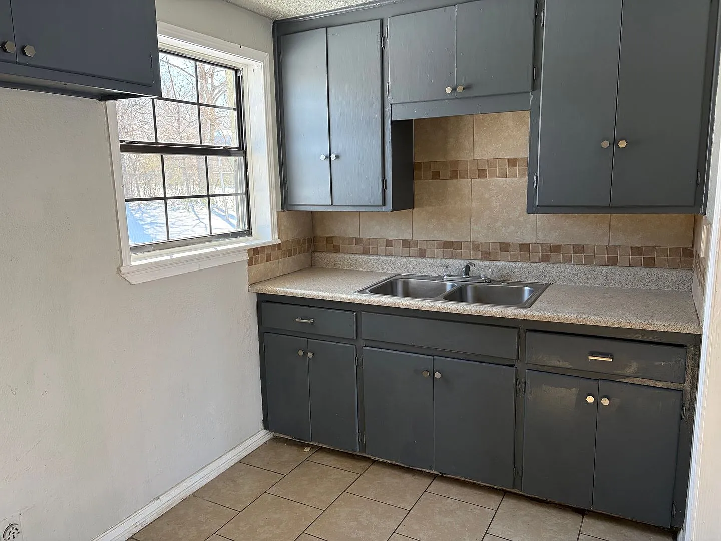 2 Bed 1 Bath Stone Home in Del City — Photo 3