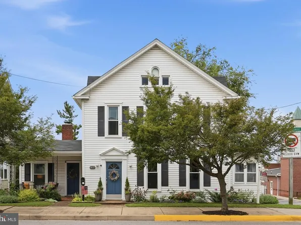 45 W Baltimore St, Taneytown, MD 21787
