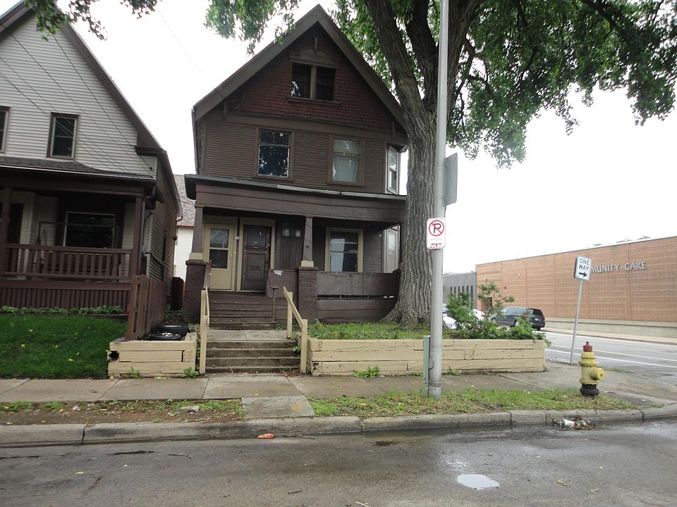 1st image of 1355 N 32nd St #1357