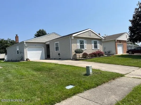 4 Augusta Court, Toms River, NJ 08757