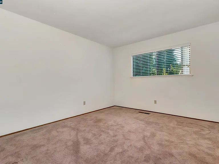332 Downham Ct — Photo 15