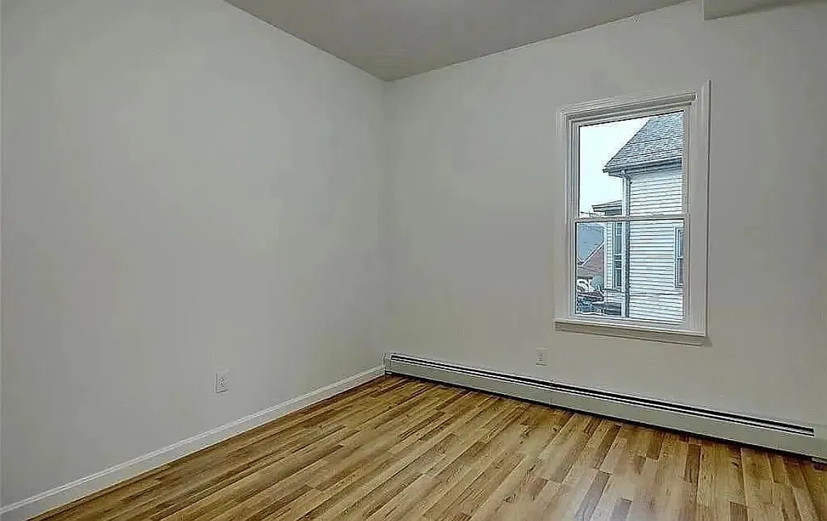 2 bed, 900 sqft, $1,800 — Photo 2