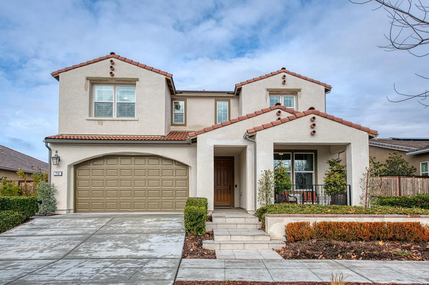 719 Harvest Dr photo 1