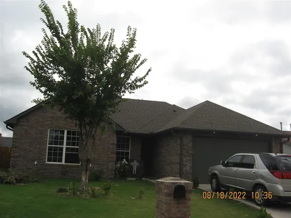 112 Oak Tree Ln, Oklahoma City, OK 73130