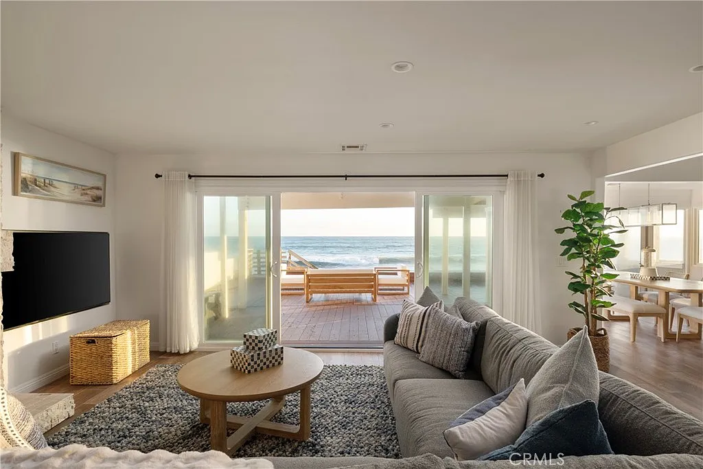 4 bed, 3.5 bath, 2548 sqft, $25,000 — Photo 3