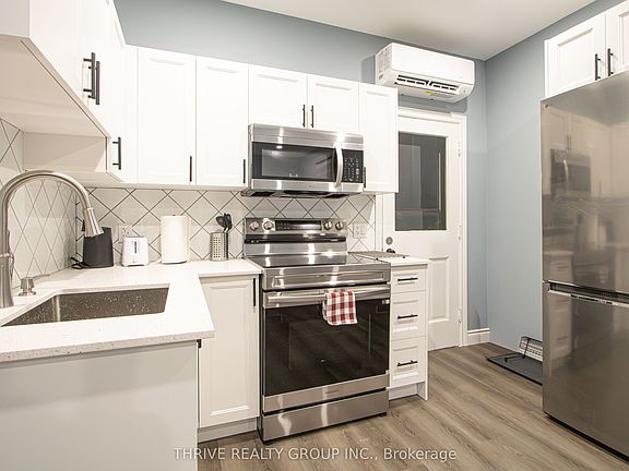 5th image of 140 Ridout St S #5