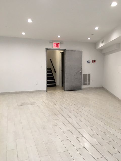 1st image of 990 Washington Ave #0