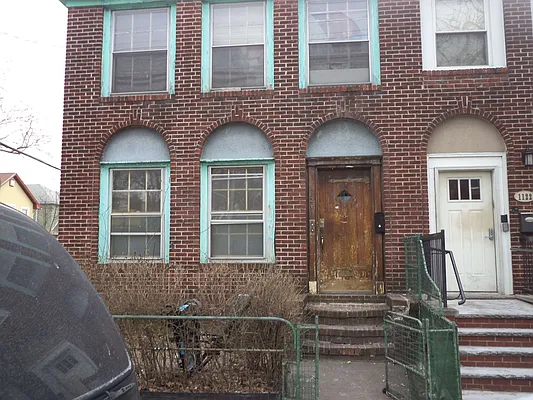 Sold by Calabrese Real Estate | media 2