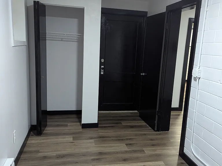 480 Park St E #4 — Photo 6