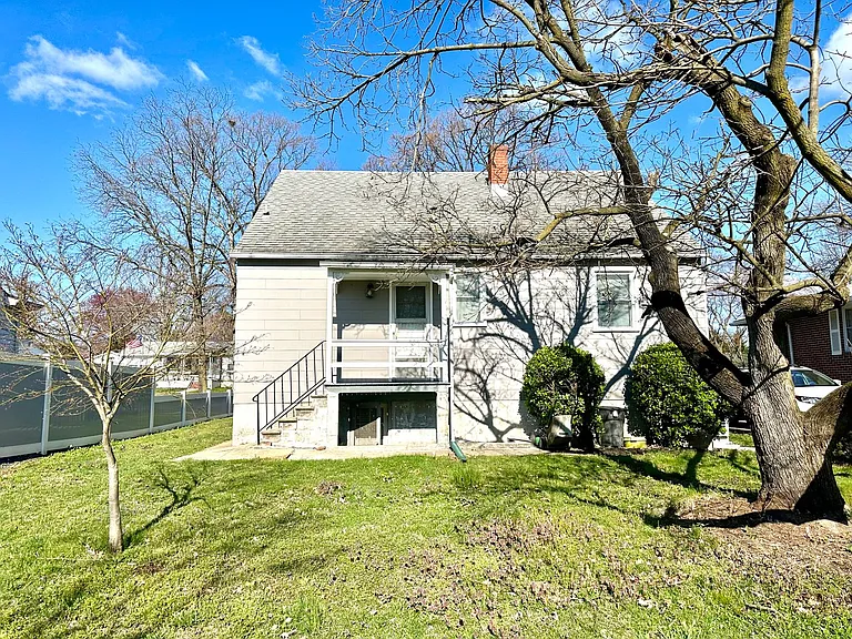 805 N Woodward Dr — Photo 2