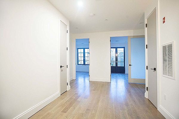 1st image of 88 Hart St #3D