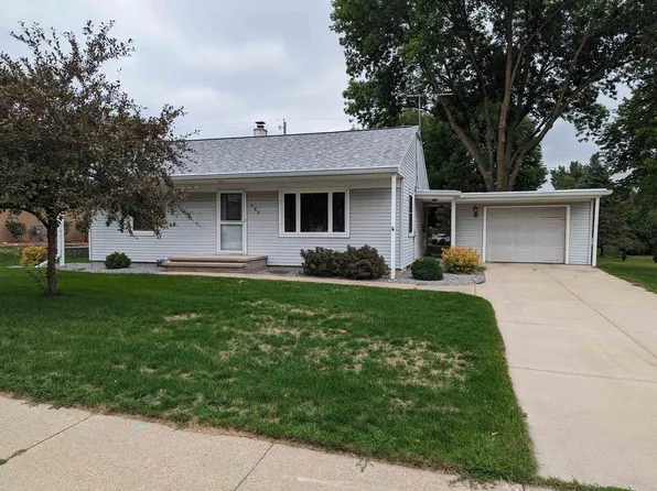 721 W Main St, Hortonville, WI 54944