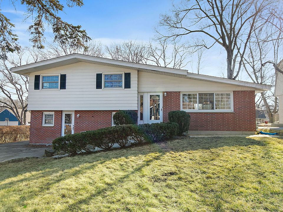 1st image of 657 Lomond Dr