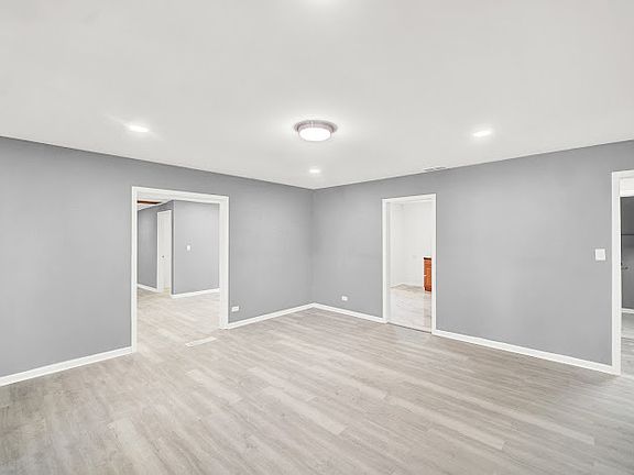 5th image of 22248 Karlov Ave