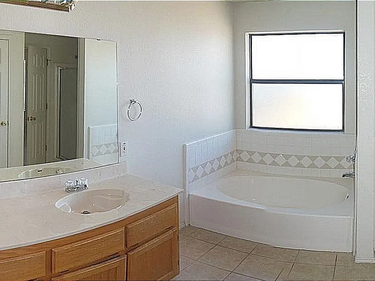 2903 Westwood Dr — Photo 11
