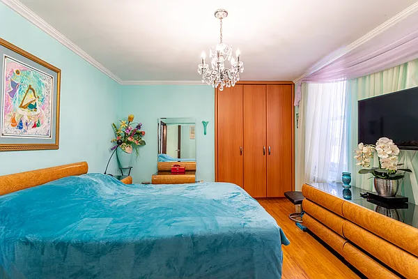 Sold by Yup Realty LLC | media 45