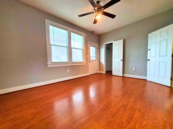 5th image of 3310 Omohundro Ave #B