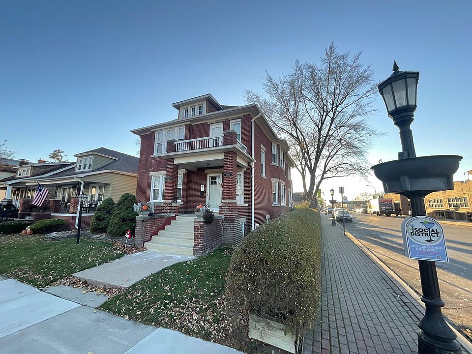 1st image of 1391 Lakepointe Ave #2