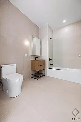 Bathroom, photo 2
