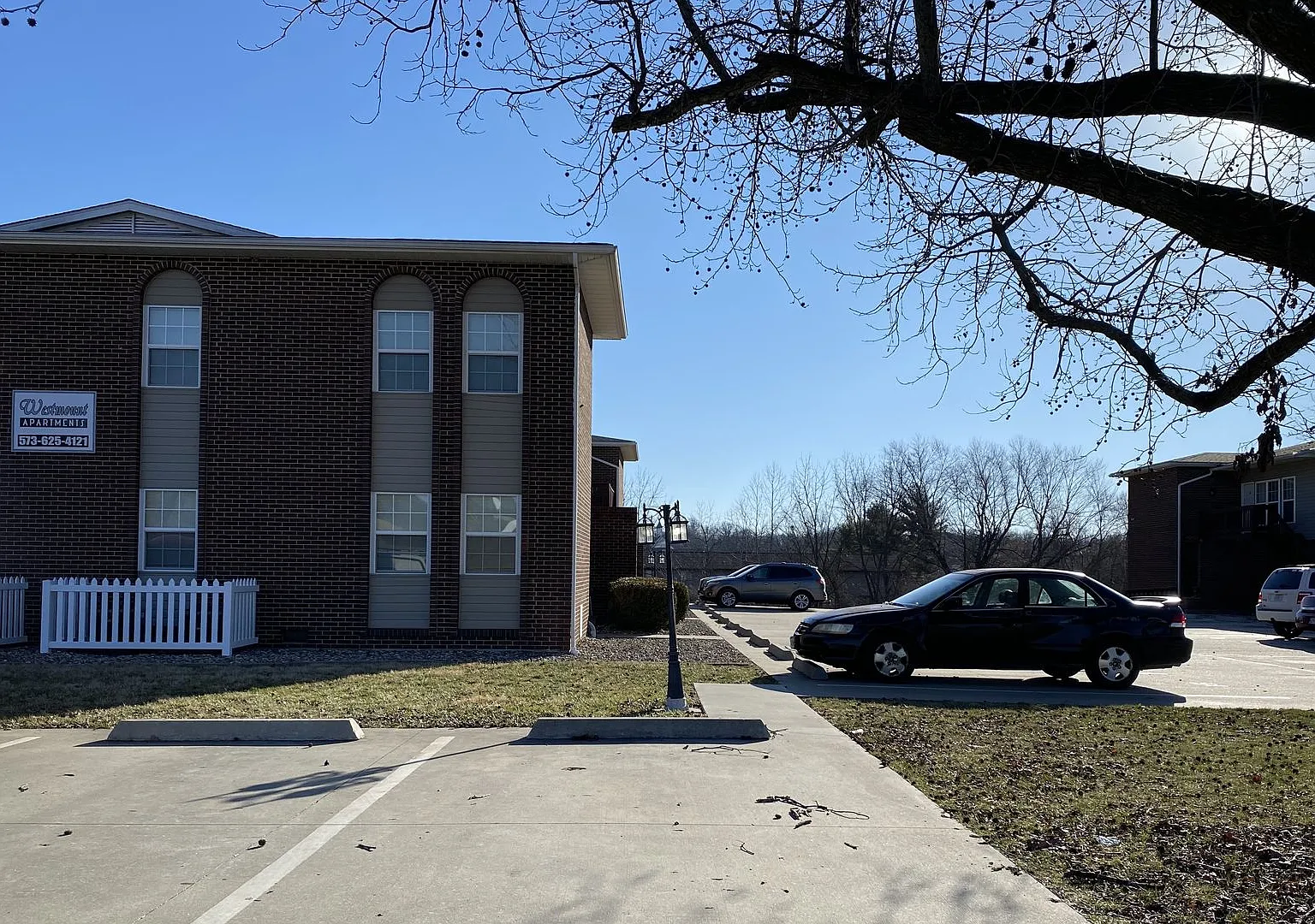 Westmount Apartments — Photo 1