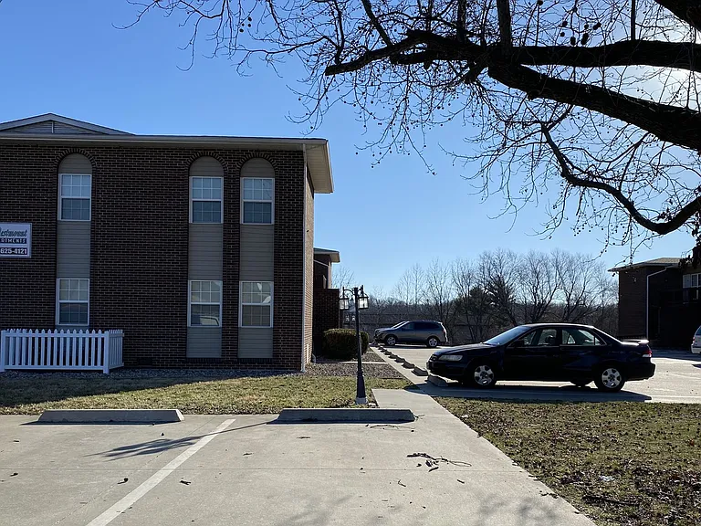 170 Westmount Dr — Photo 1