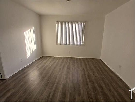 4th image of 214 E Hyde Park Blvd #2