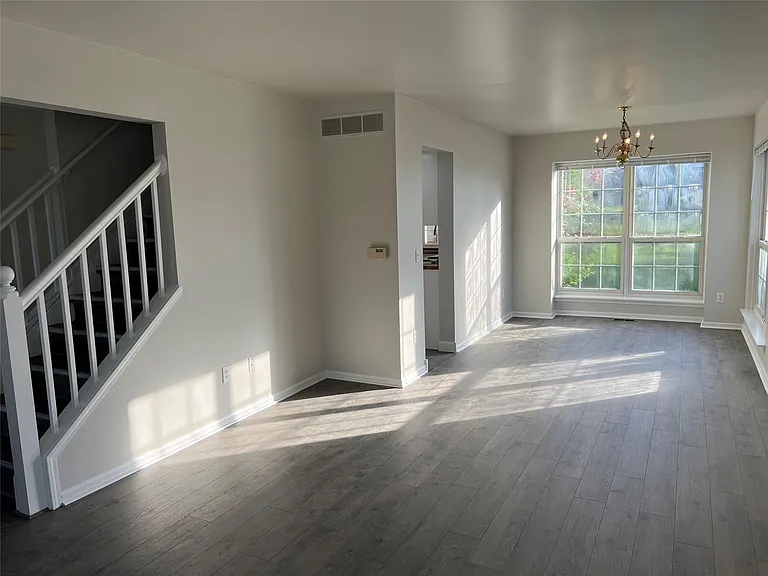 2802 Green Valley Dr — Photo 4
