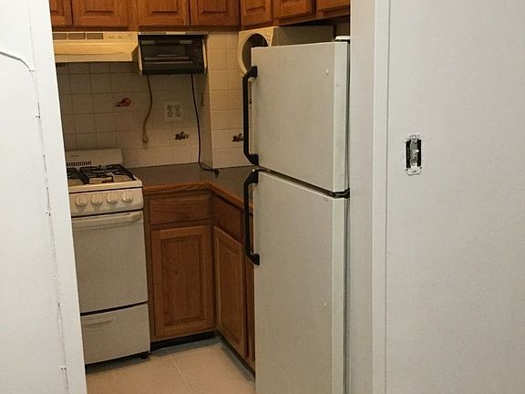 5th image of 35-41 E 38th St APT 3E