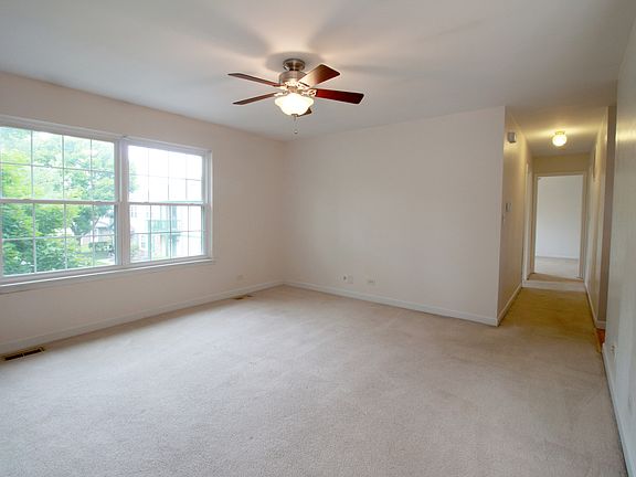 4th image of 425 Fernwood Ct #425