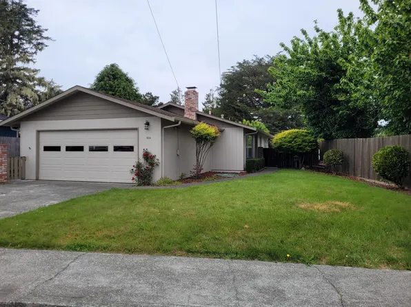 1614 Quaker St, Eureka, CA 95501