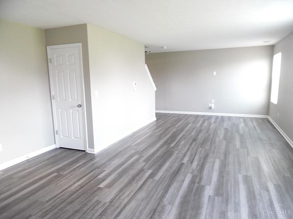 5th image of 906 Dover Ct