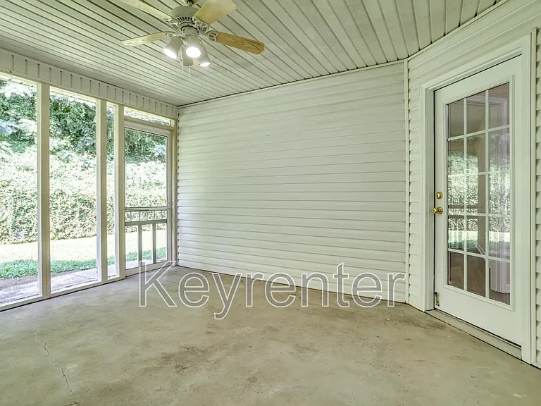 947 Spring Park Rd — Photo 11