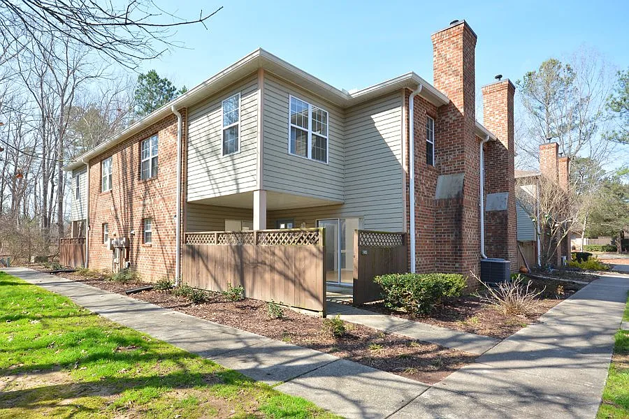 3 bed, 2.5 bath, 1522 sqft, $1,800 — Photo 1