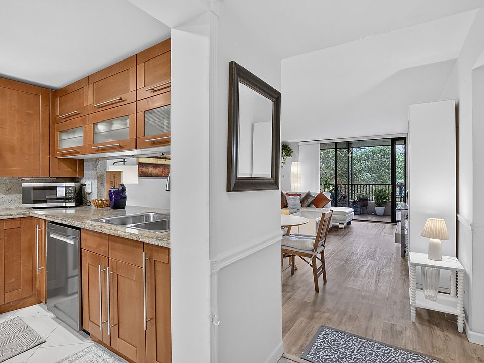 1st image of 7500 NW 1st Court #302-3