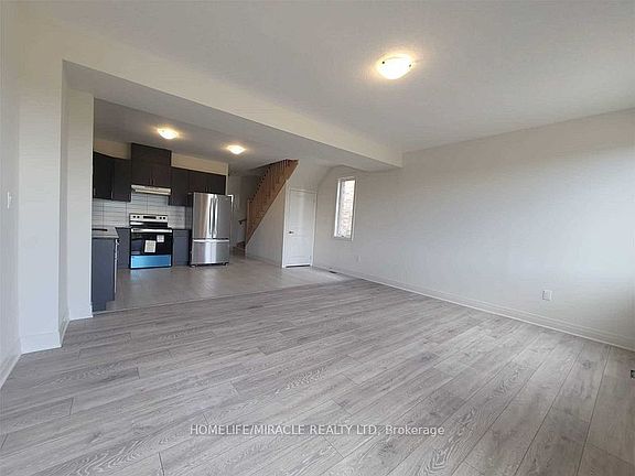 3rd image of 50 Middleton St