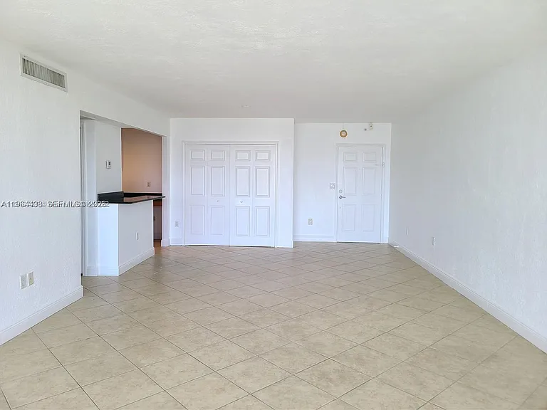 10350 W Bay Harbor Dr #5L — Photo 5