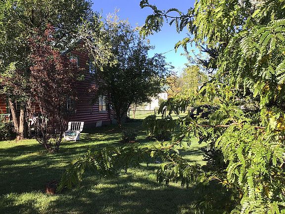 4th image of 504 N Comanche Dr