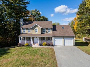 60 Rolling Green Dr, Scituate, RI 02825