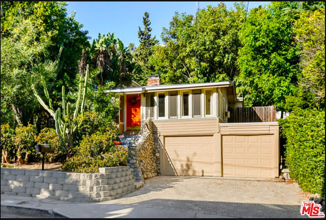 2 bed, $5,495 — Photo 1