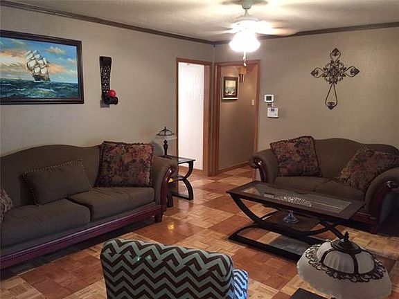 3rd image of 3209 Phoenix Dr