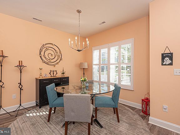 2nd image of 37843 Green Leaf Ln #20
