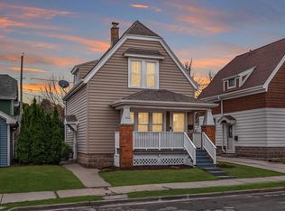 2323 East Falling Heath PLACE, Milwaukee, WI