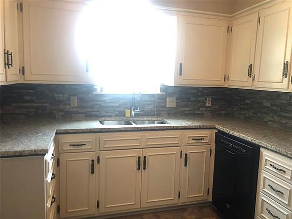 5th image of 2238 Brook Hollow Dr
