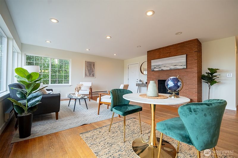 5th image of 8344 Beacon Avenue S