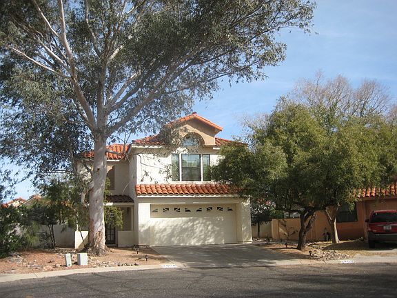 View from cul-de-sac